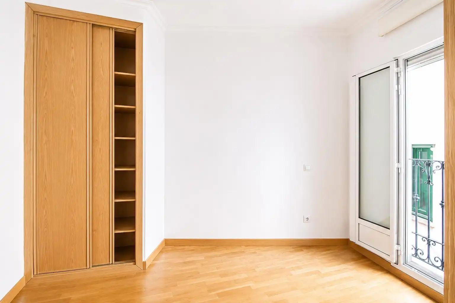 Bedroom of Flat for rent in Madrid  with Air Conditioner, Heating and Parquet flooring