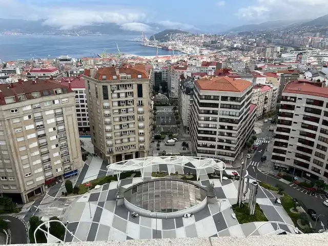 Vista exterior de Piso de alquiler en Vigo  con Aire acondicionado, Calefacción y Parquet