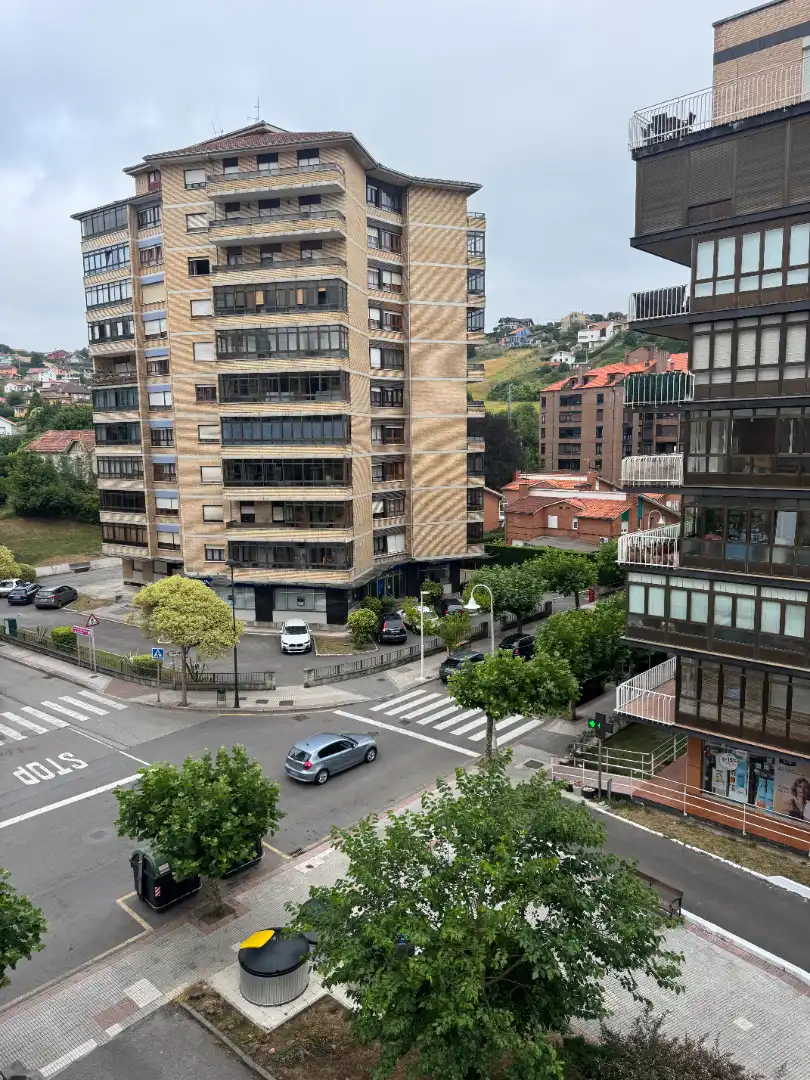 Vista exterior de Piso en venta en Castrillón con Calefacción, Parquet y Terraza