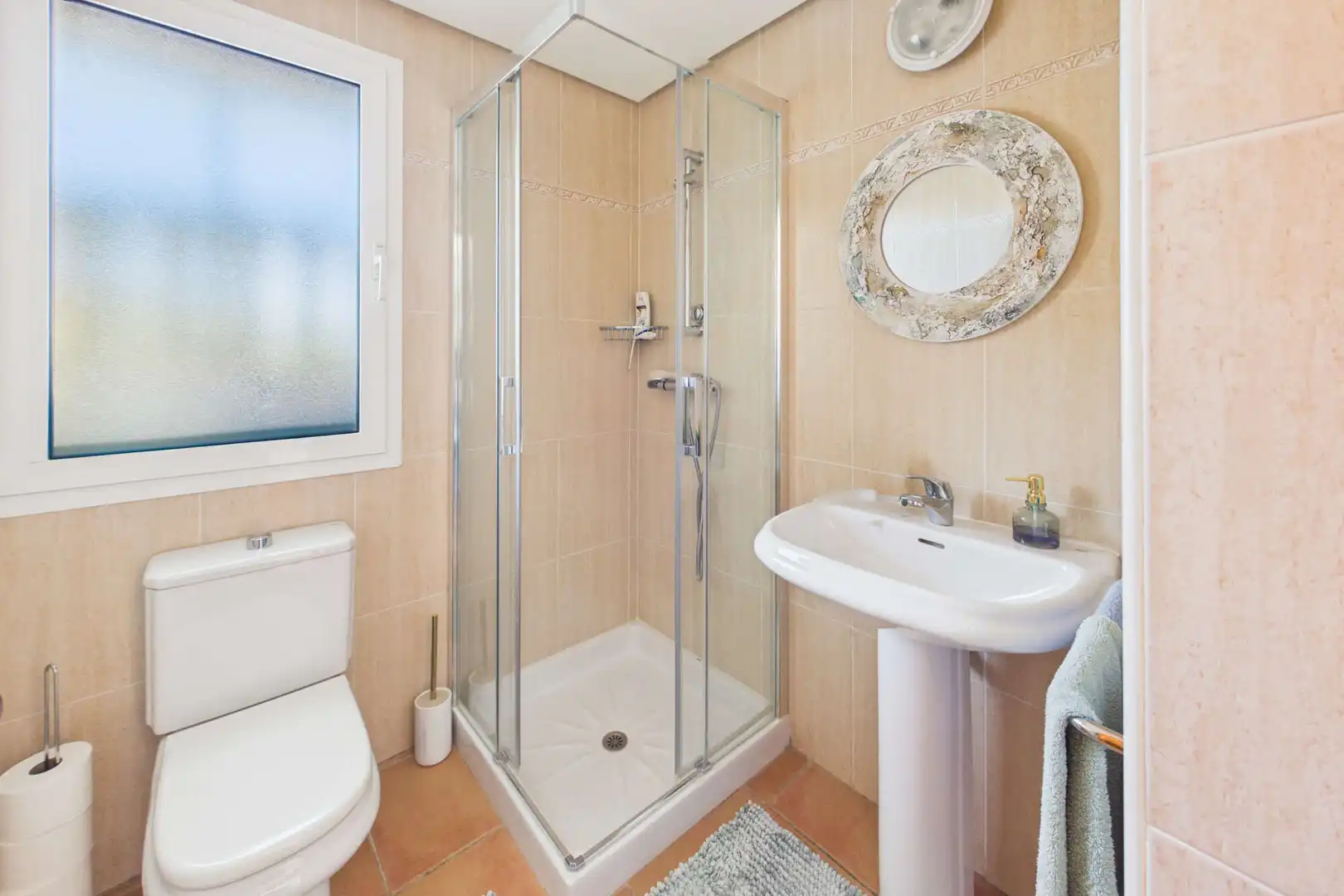 Baño de Piso en venta en Son Servera con Aire acondicionado, Terraza y Amueblado