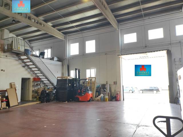 Nave industrial en Venta en Hervencias Altas - El Pinar