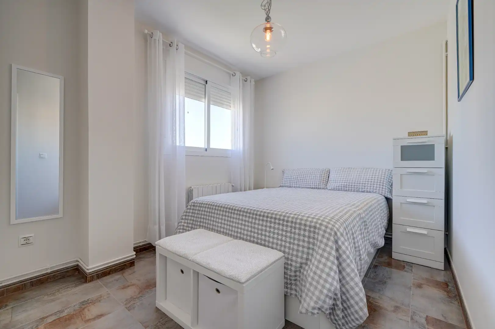 Schlafzimmer von Dachboden zum Verkauf in La Pobla de Farnals mit Klimaanlage, Heizung und Terrasse