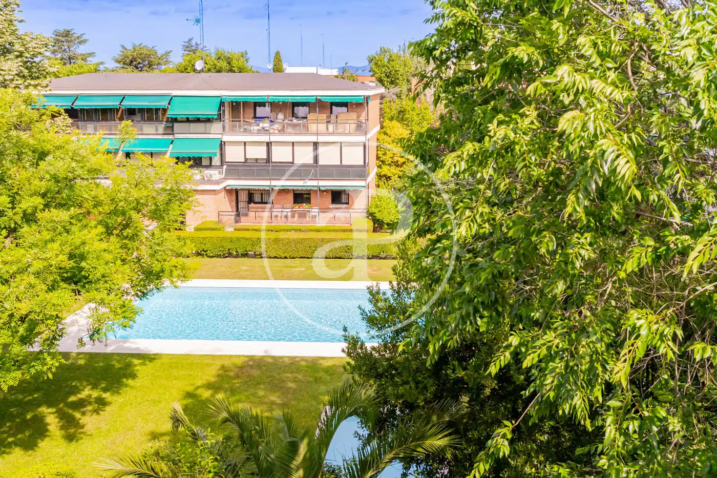 Piscina de Piso en venta en Madrid con Aire acondicionado, Calefacción y Terraza