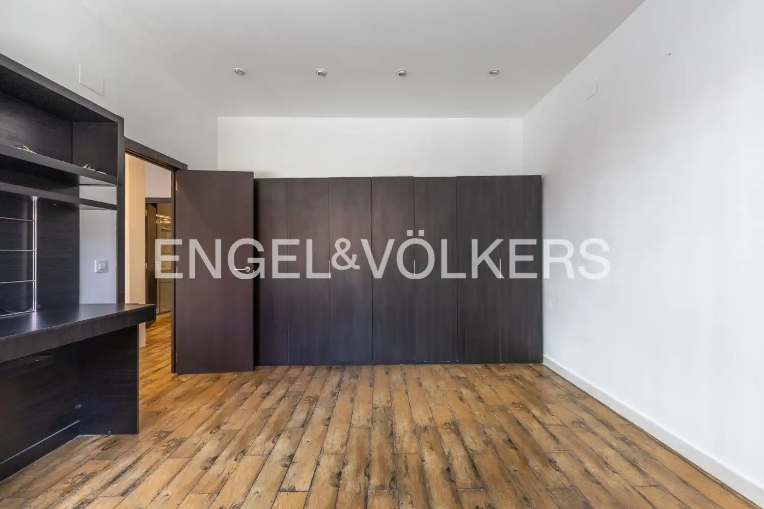 Bedroom of Flat for rent in Valencia  with Air Conditioner, Heating and Terrace