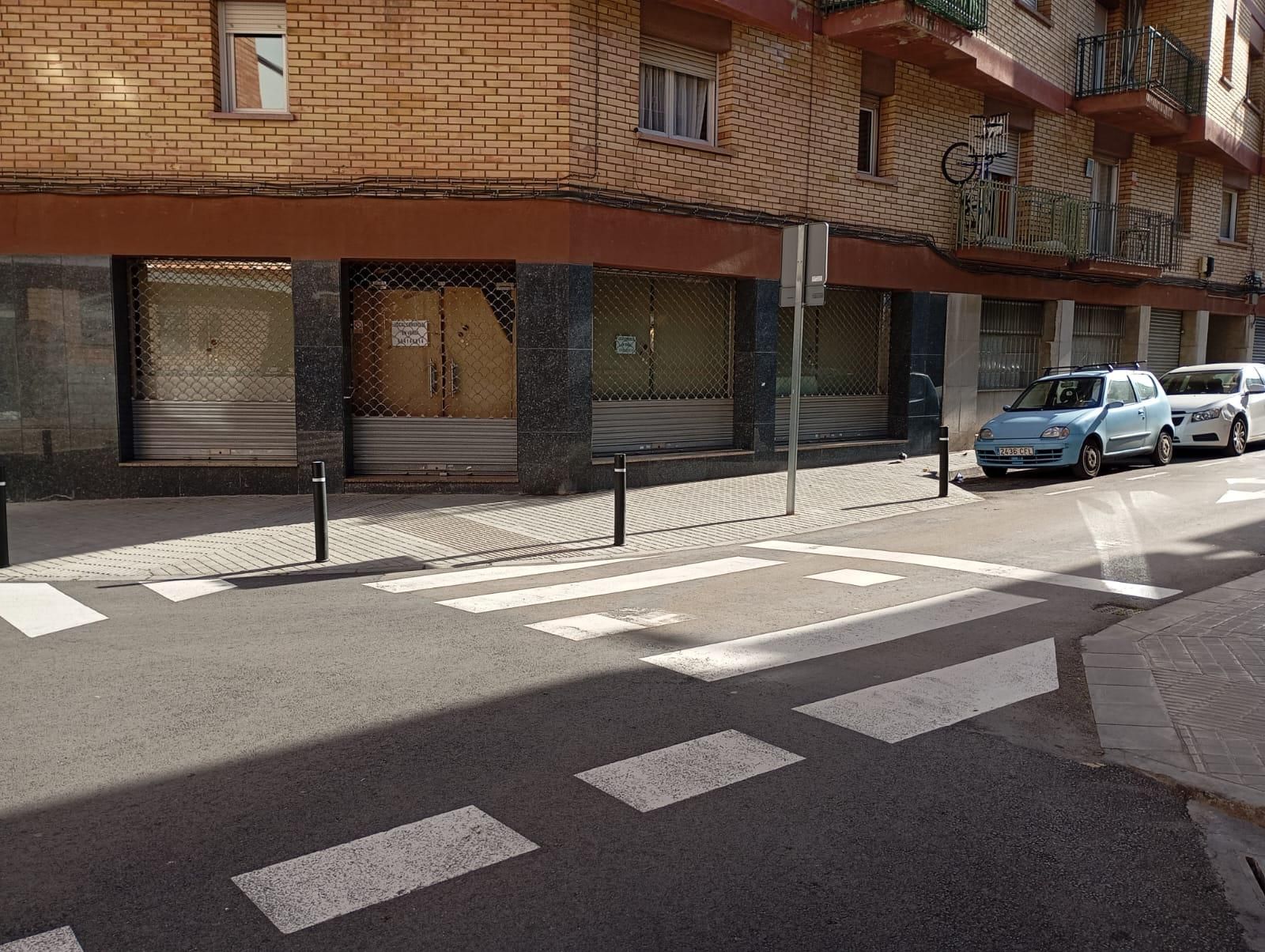 Vista exterior de Local en venda en Igualada