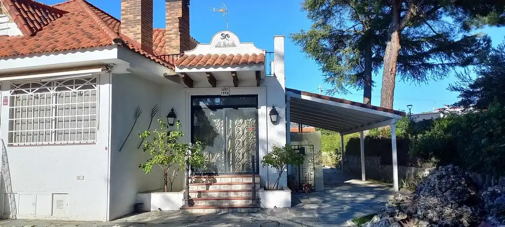 Exterior view of Houses for sale in Villaviciosa de Odón  with Heating, Private garden and Terrace