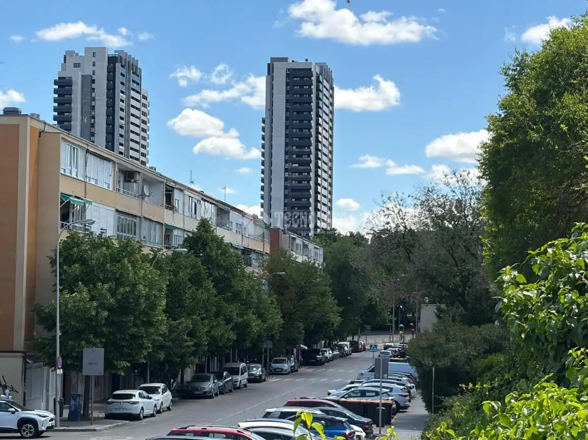 Exterior view of Flat for sale in Madrid  with Air Conditioner and Parquet flooring