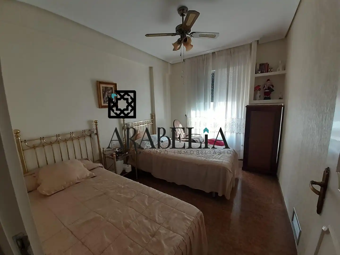 Schlafzimmer von Wohnung zum Verkauf in Córdoba mit Klimaanlage, Terrasse und Abstellraum