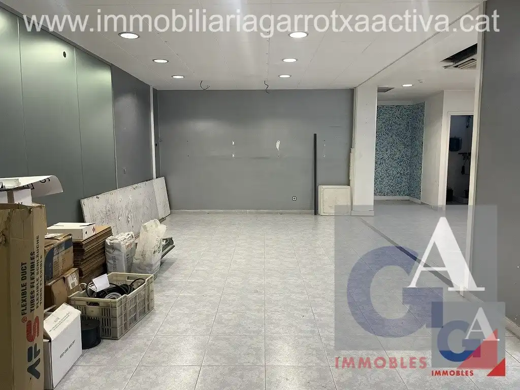 Locale commerciale in vendita a Olot