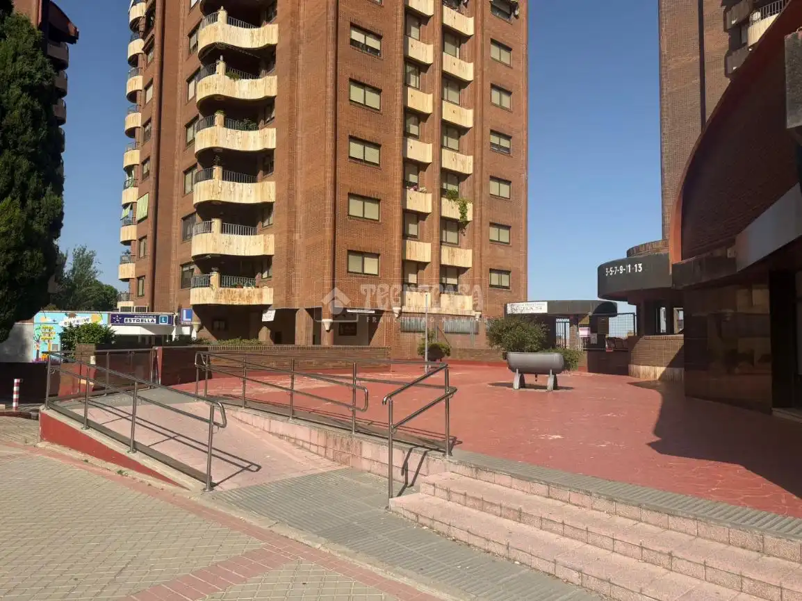 Vista exterior de Pis en venda en Valladolid amb Calefacció, Terrassa i Traster