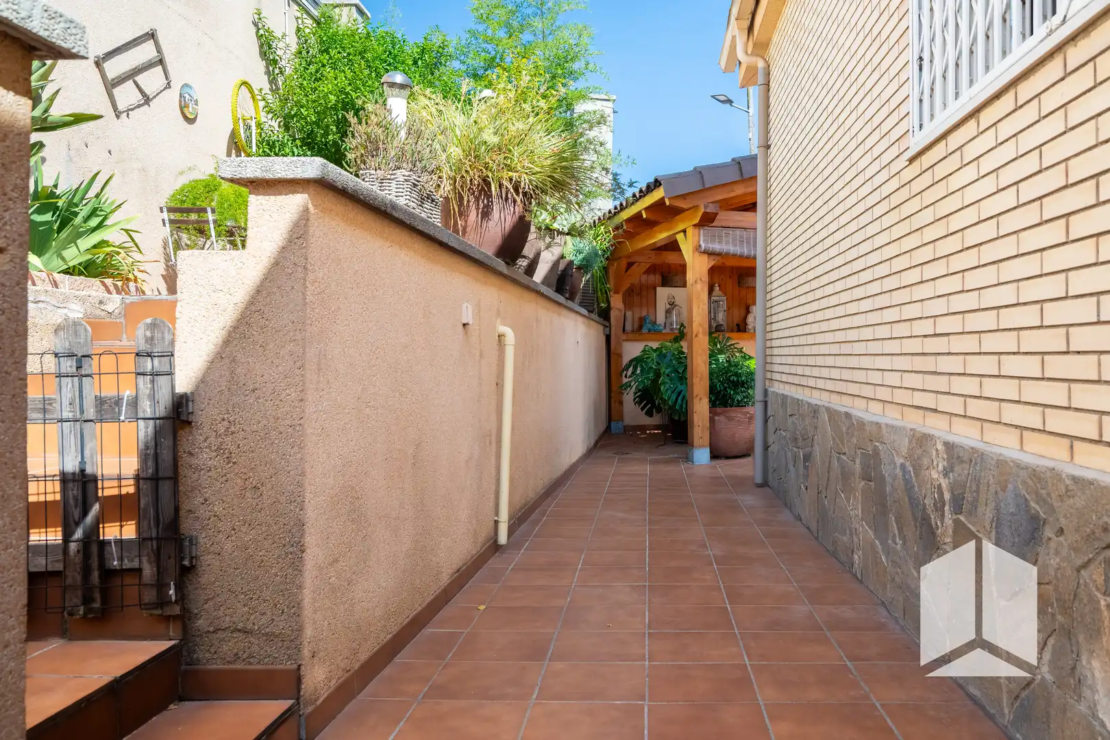 Terrace of Houses for sale in Sant Vicenç Dels Horts  with Storage room and Swimming Pool