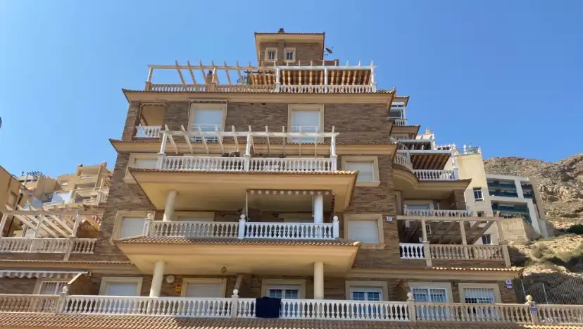 Außenansicht von Wohnung zum Verkauf in Roquetas de Mar mit Klimaanlage, Terrasse und Möbliert