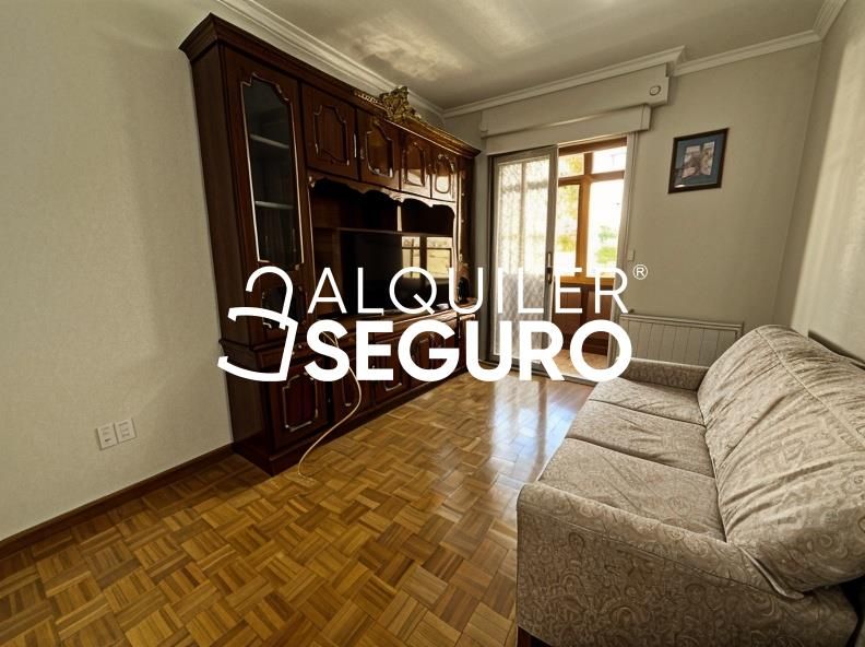 Bedroom of Flat to rent in  Madrid Capital  with Heating, Terrace and Furnished