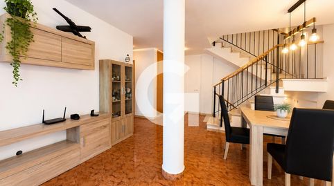 Foto 3 de Casa adosada en venta en Cl Magallanes, Avenida de Abril - 9 de Octubre, Sagunto / Sagunt