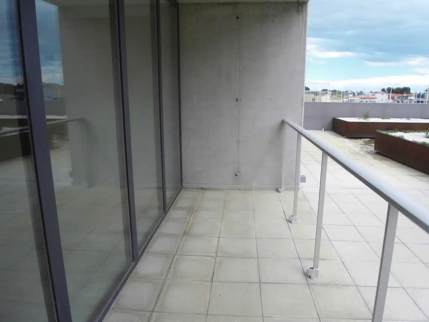 Terrasse von Büro zum Verkauf in Manises mit Klimaanlage und Balkon