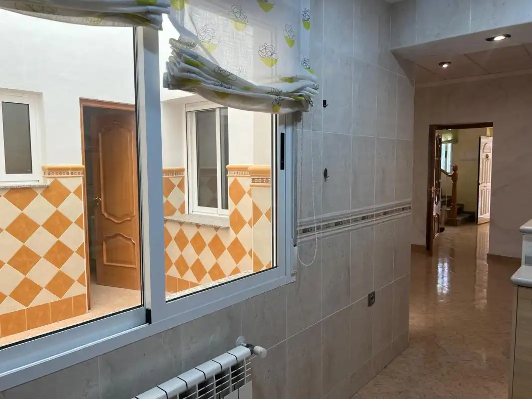 Bany de Casa adosada en venda en Algueña amb Aire condicionat, Calefacció i Terrassa