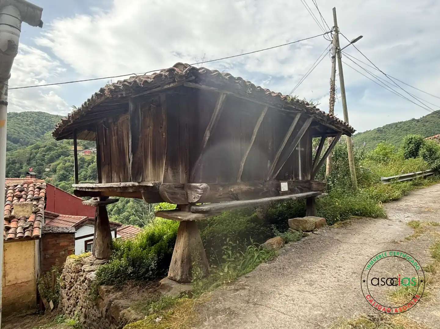 Casa o xalet en venda a Mieres - AL SANTA ROSA, Zona Rural