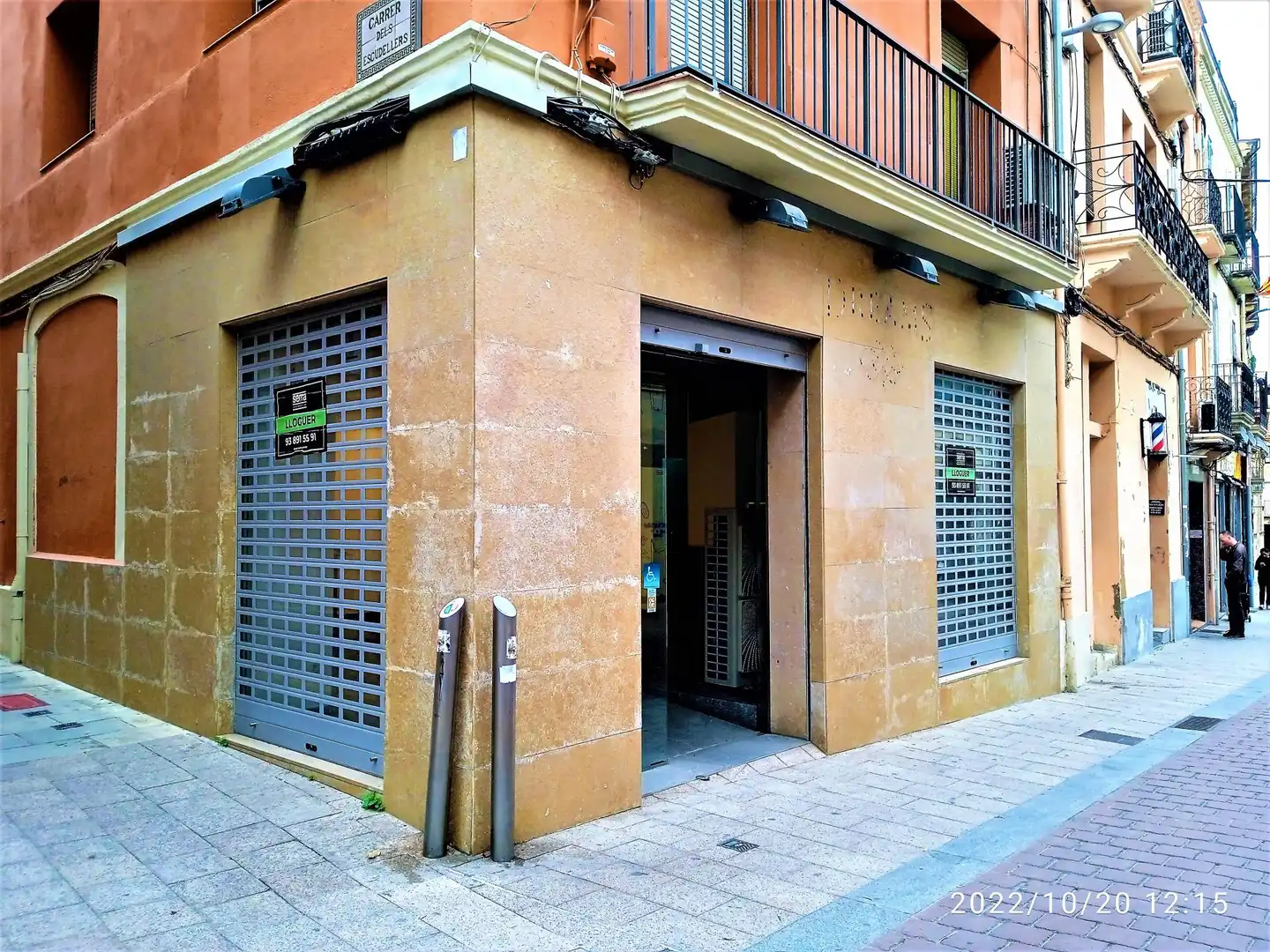 Vista exterior de Local de alquiler en Vilafranca del Penedès