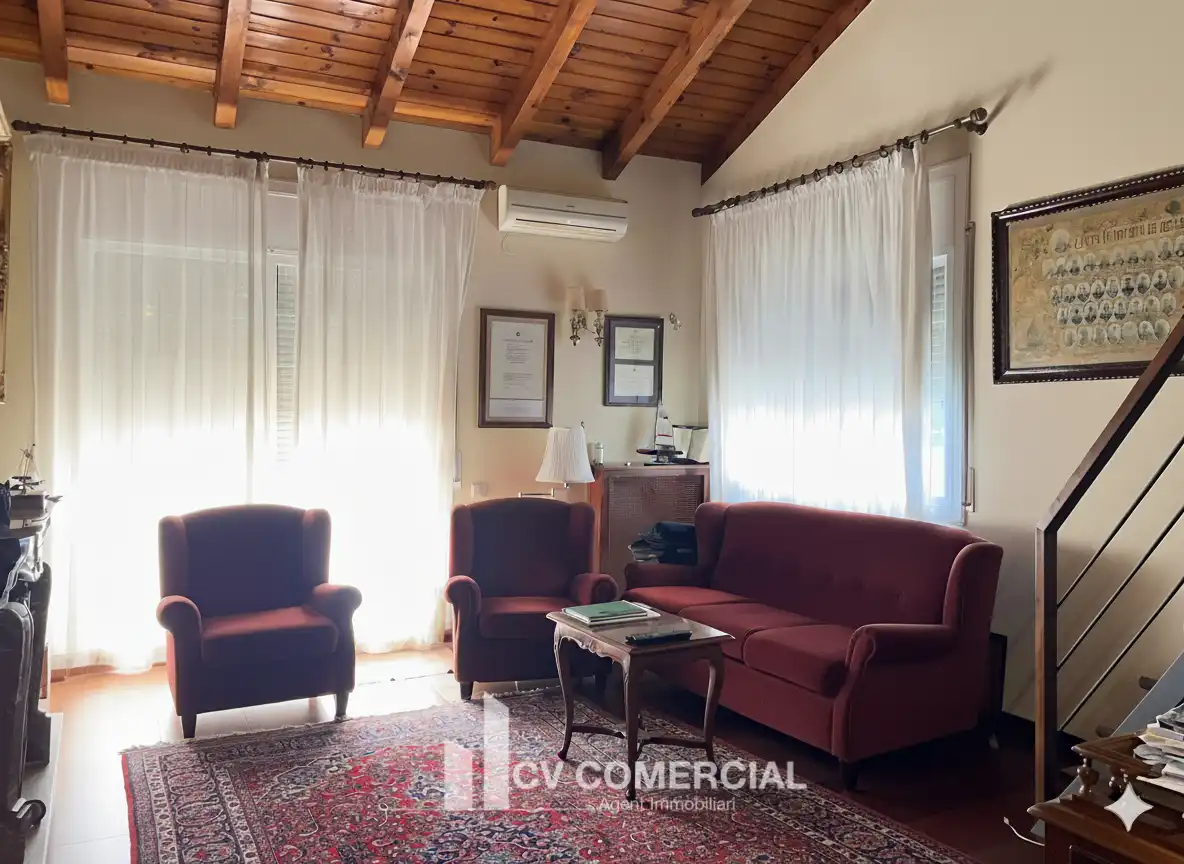 Sala d'estar de Casa o xalet en venda en Sant Cugat del Vallès amb Aire condicionat, Calefacció i Jardí privat