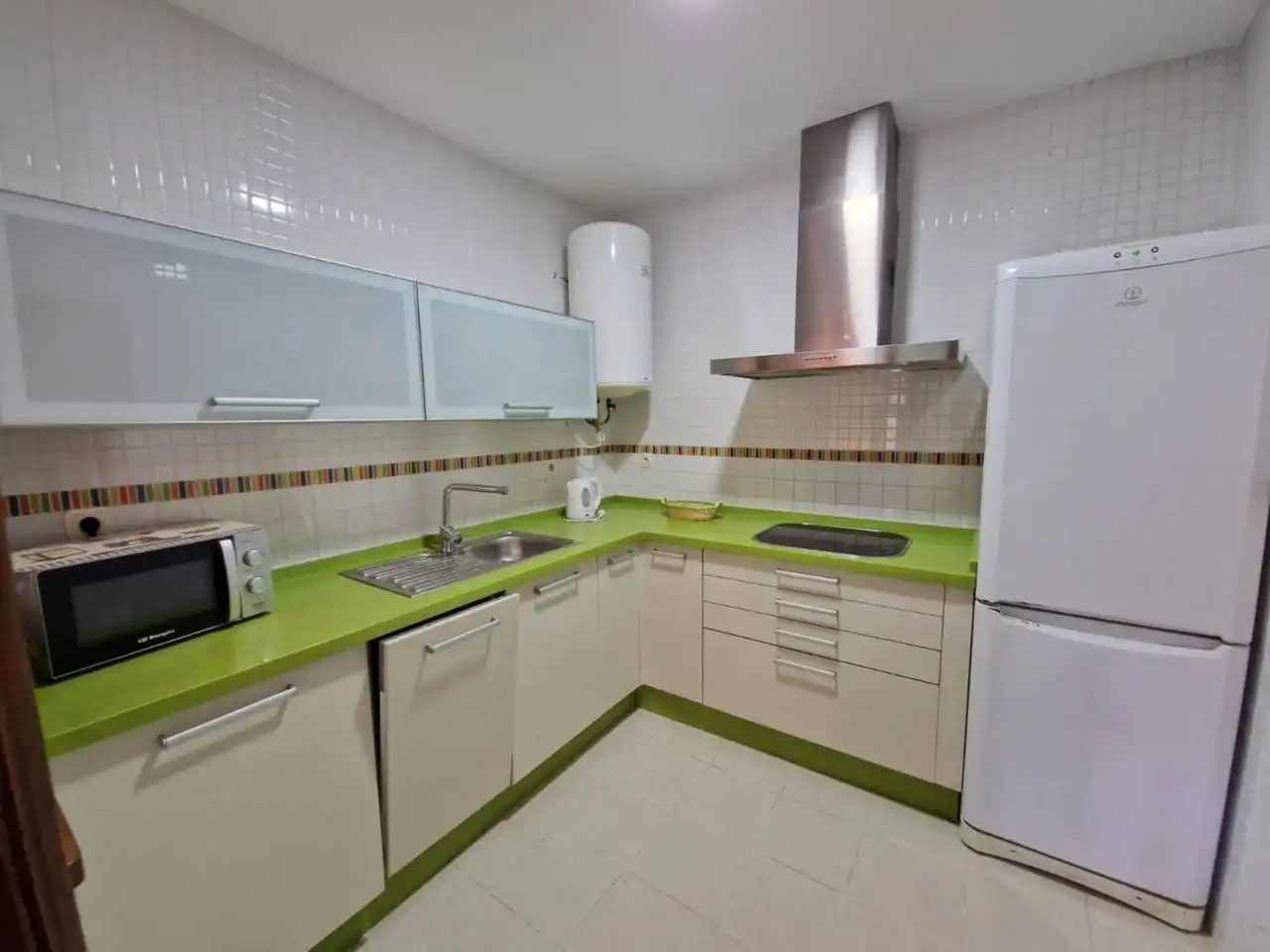 Appartamento con terrazza in affitto a Núcleo urbano, imagen 6
