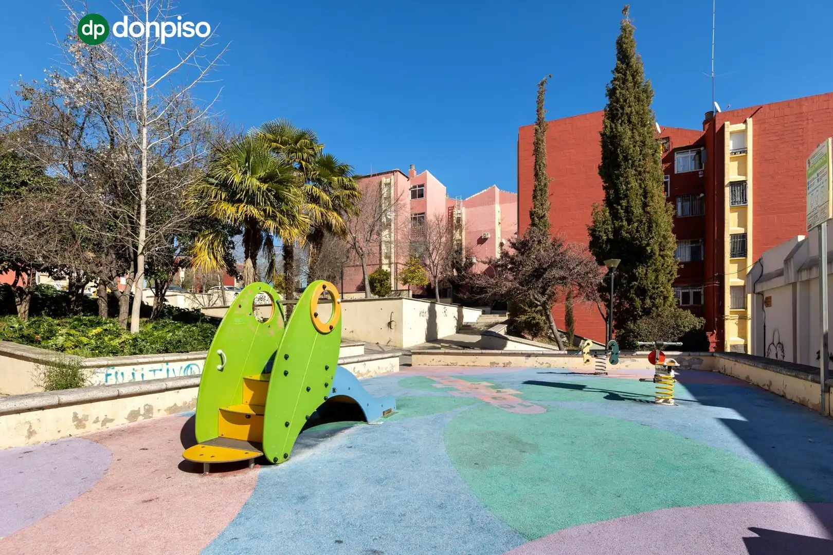 Vista exterior de Piso en venta en Granada