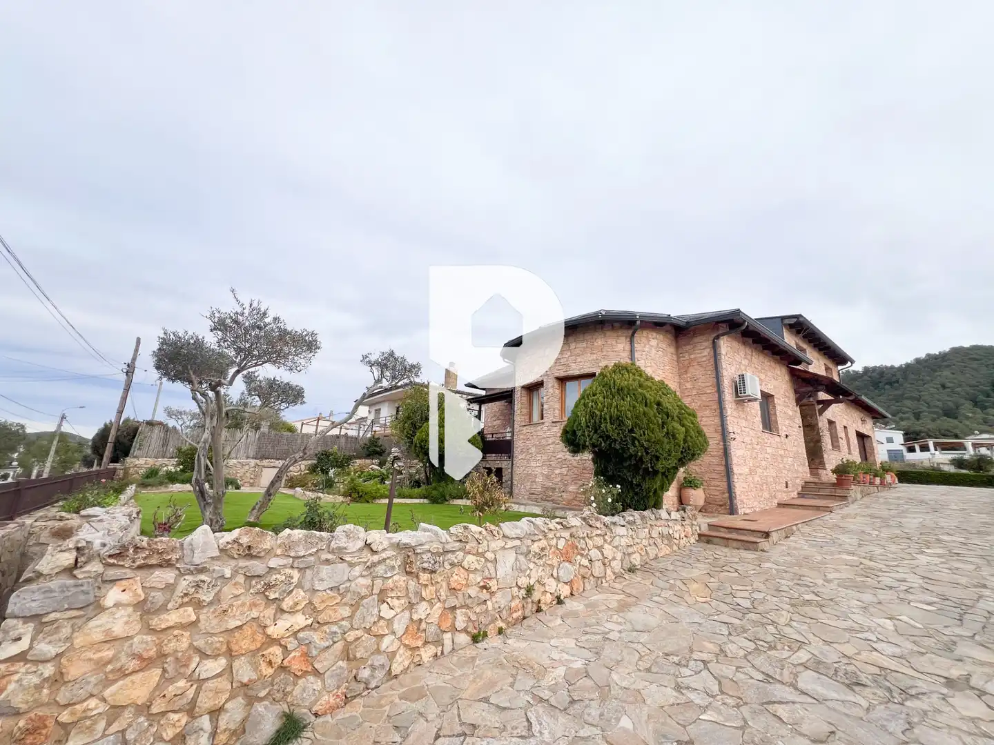 Vista exterior de Casa o xalet en venda en Vallirana amb Aire condicionat, Calefacció i Jardí privat