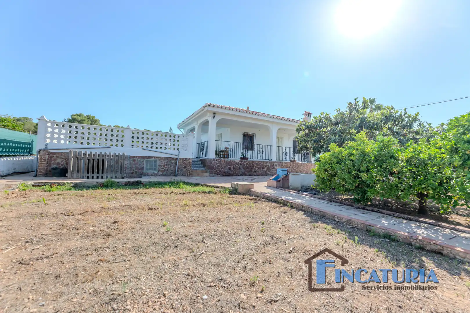 Vista exterior de Casa o chalet en venta en Vilamarxant con Jardín privado, Piscina y Amueblado