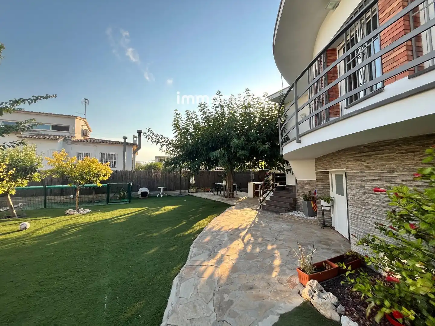 Exterior view of Houses for sale in Vilanova i la Geltrú  with Air Conditioner, Heating and Private garden
