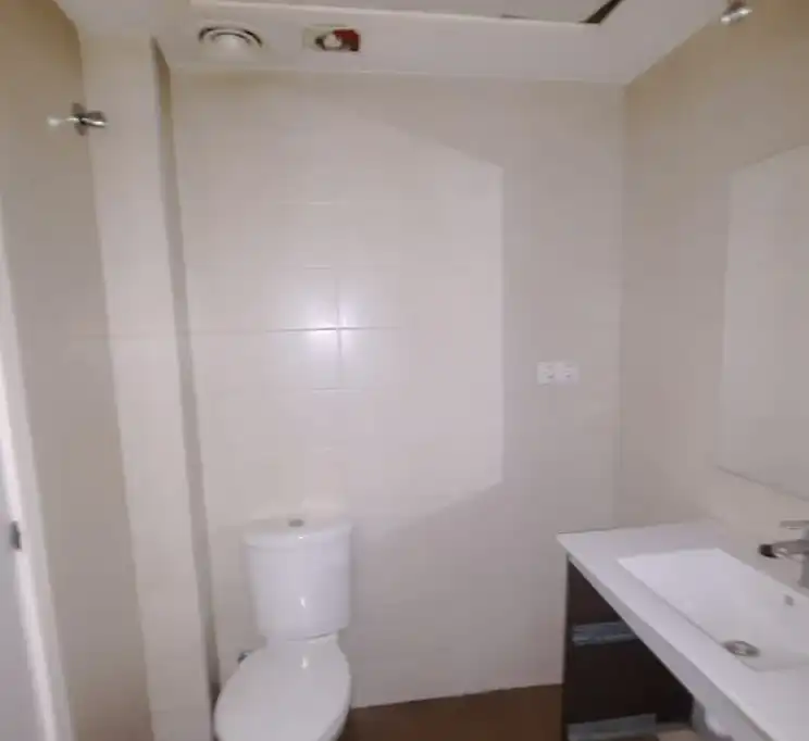 Badezimmer von Wohnung zum Verkauf in Sabadell mit Klimaanlage
