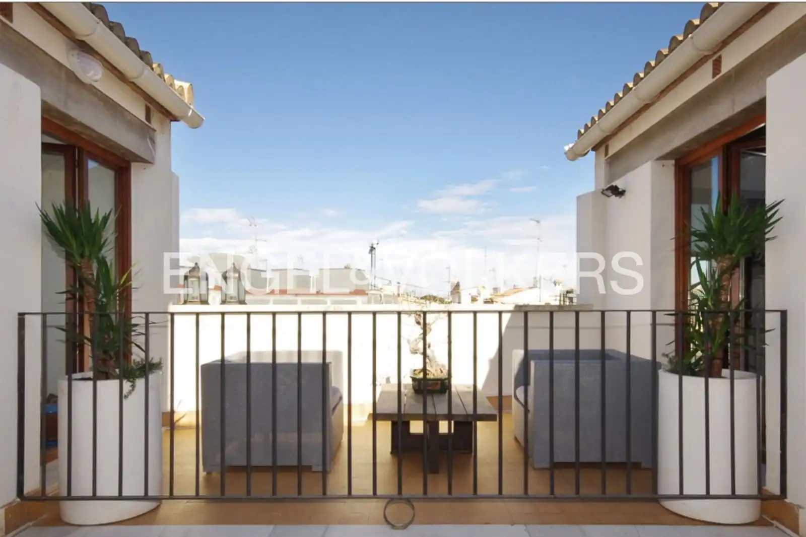 Vista exterior de Àtic de lloguer en Valencia amb Aire condicionat, Calefacció i Moblat