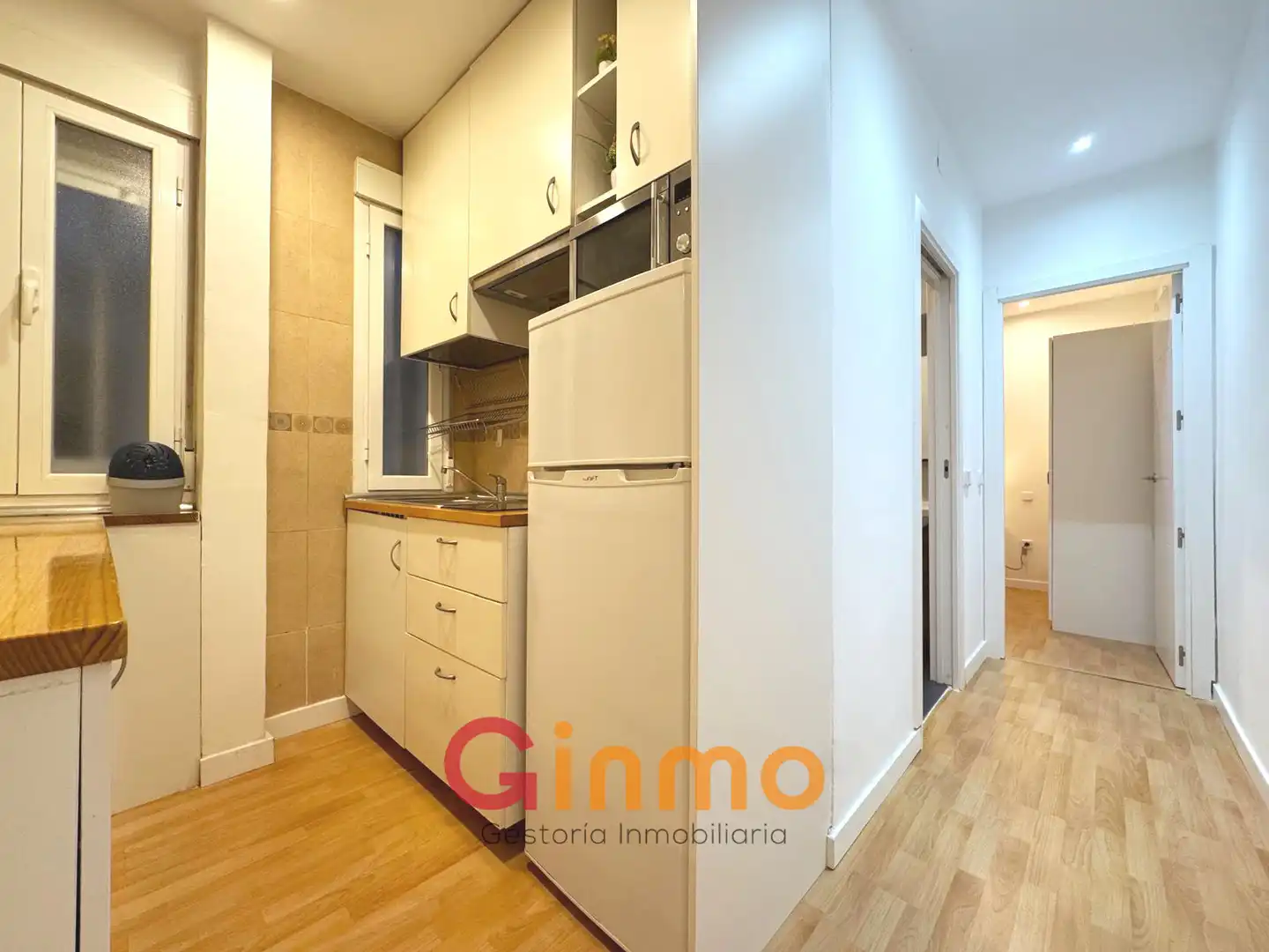 Kitchen of Flat for rent in Madrid  with Air Conditioner, Heating and Parquet flooring