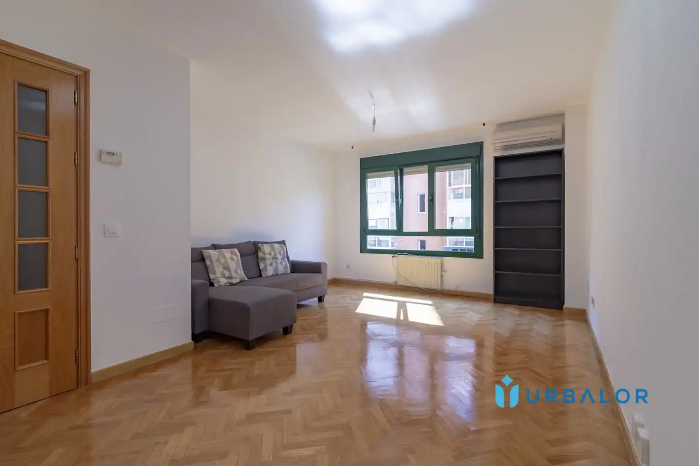 Vista exterior de Piso en venta en Alcorcón con Aire acondicionado, Calefacción y Parquet