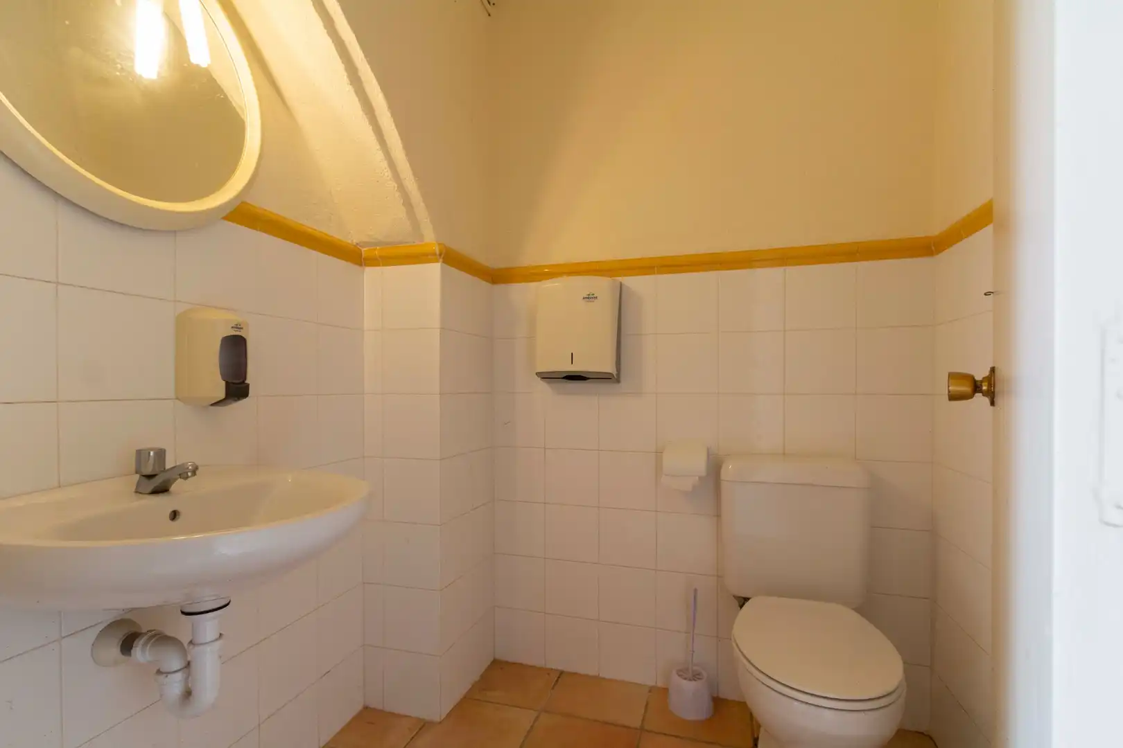 Baño de Finca rústica en venta en Capmany con Calefacción, Jardín privado y Terraza