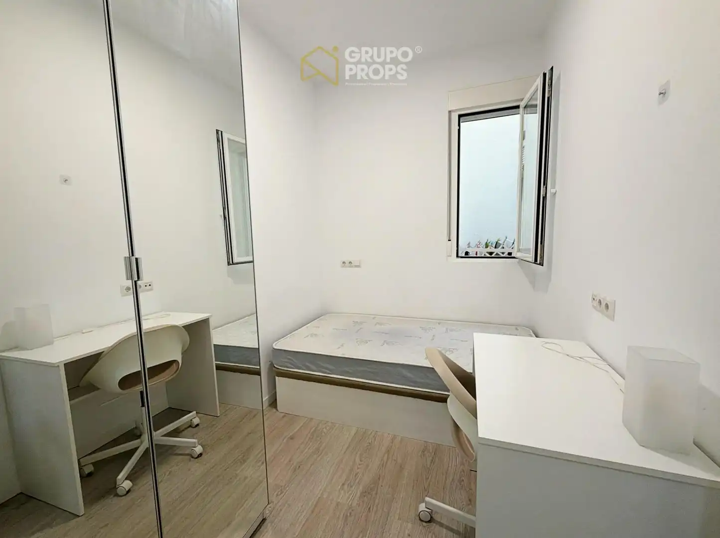 Flat for rent in Trafalgar
