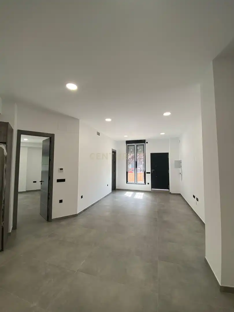 Flat for sale in Granada  with Air Conditioner and Swimming Pool