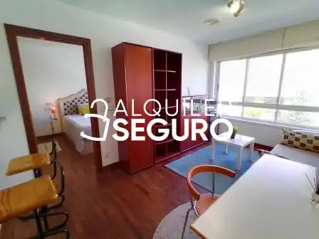 Habitación de Piso de alquiler en Oleiros con Calefacción, Trastero y Amueblado