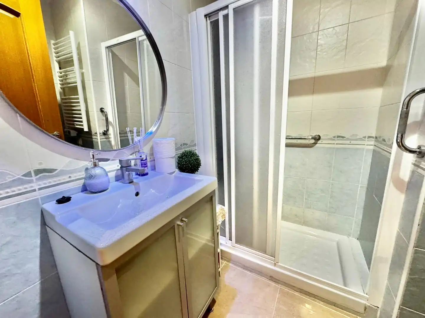 Badezimmer von Wohnung zum Verkauf in San Pedro del Pinatar mit Terrasse, Abstellraum und Ofen