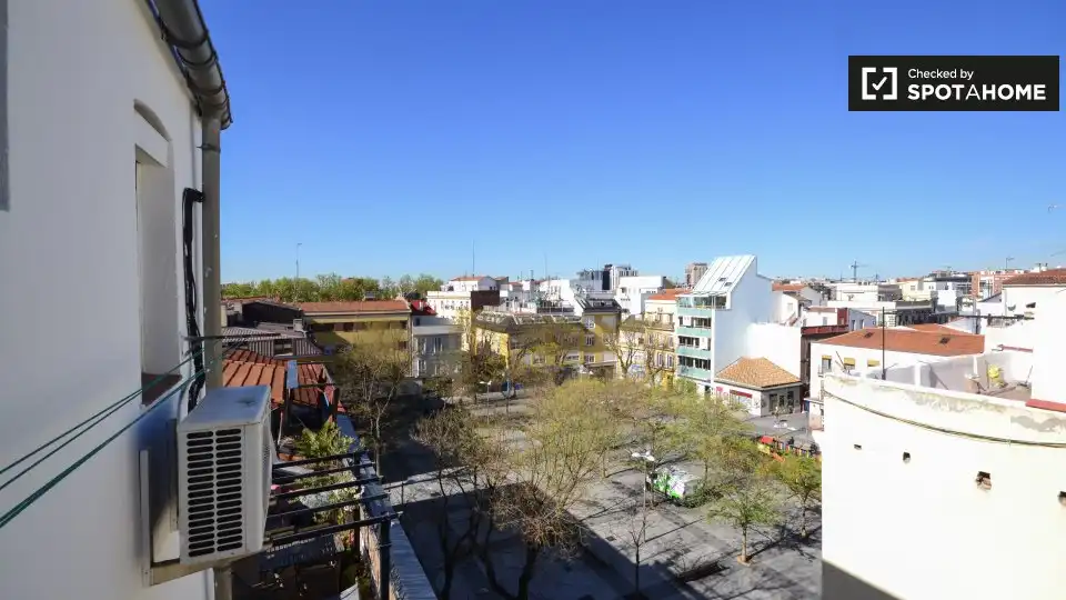 Exterior view of Flat for rent in Madrid  with Air Conditioner, Heating and Furnished