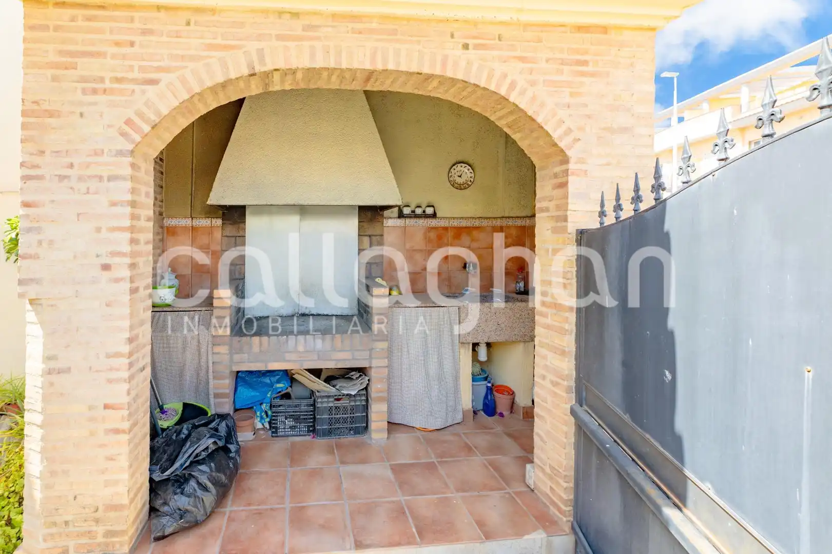 Cuina de Casa o xalet en venda en Sagunto / Sagunt amb Calefacció, Jardí privat i Terrassa