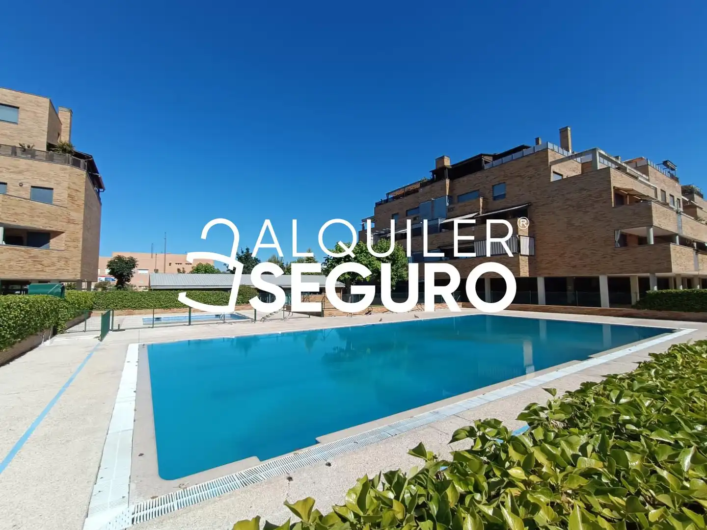 Piscina de Piso de alquiler en Parla con Aire acondicionado, Calefacción y Terraza