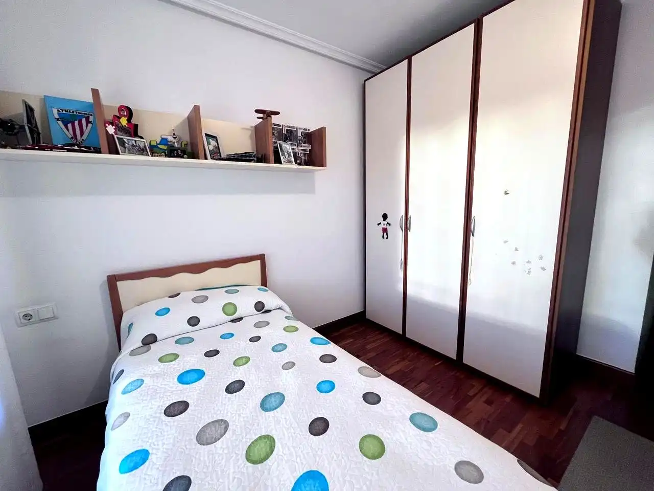 Dormitori de Pis en venda en Vitoria - Gasteiz amb Calefacció, Parquet i Terrassa