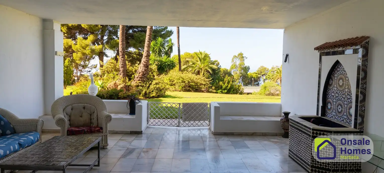 Terrasse von Wohnungen zum Verkauf in Marbella mit Terrasse, Abstellraum und Gemeinschaftspool