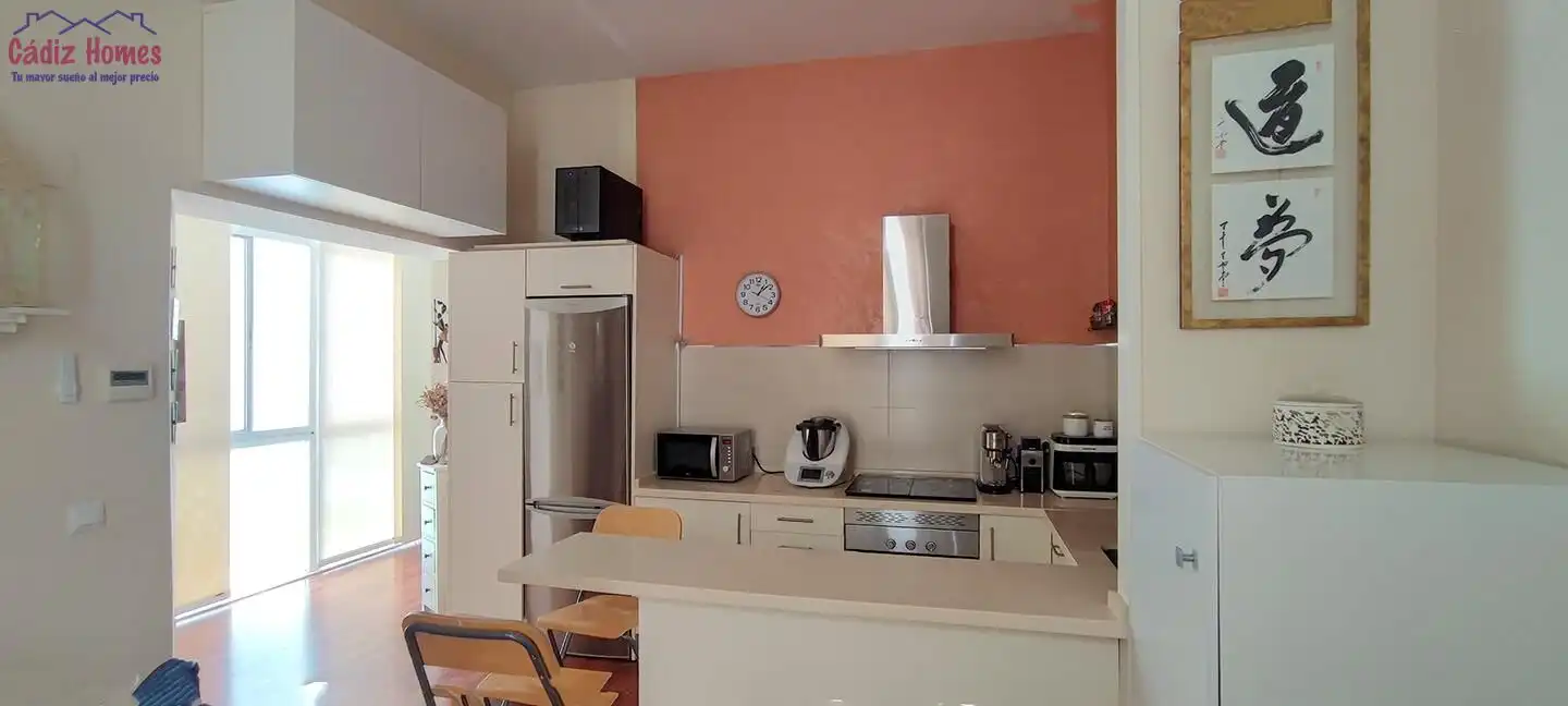 Kitchen of Flat for sale in Cádiz  with Air Conditioner, Heating and Parquet flooring