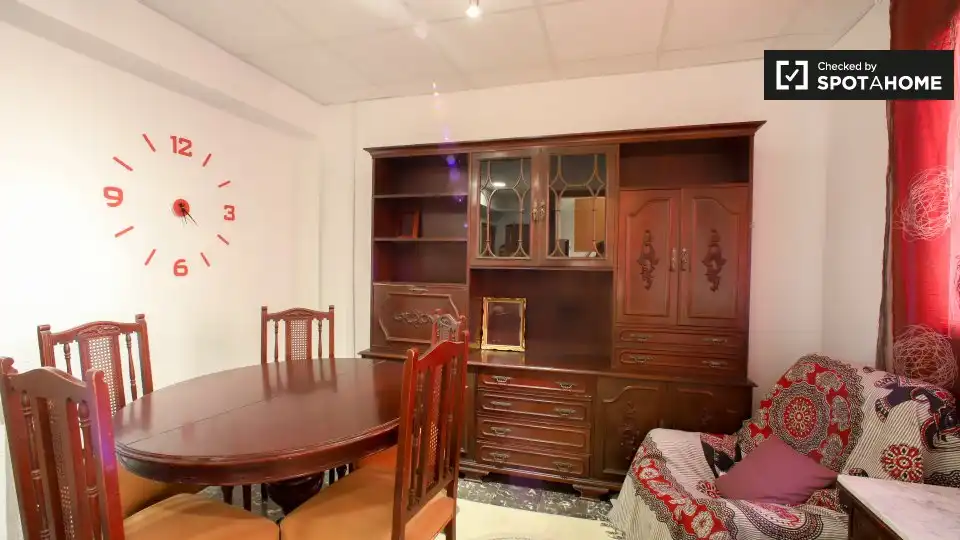 Dining room of Flat for rent in Valencia  with Air Conditioner, Heating and Furnished