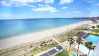 Vista exterior de Apartament en venda en La Manga del Mar Menor amb Aire condicionat, Terrassa i Piscina