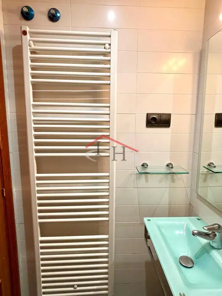 Bathroom of Flat for rent in León Capital   with Heating, Parquet flooring and Terrace