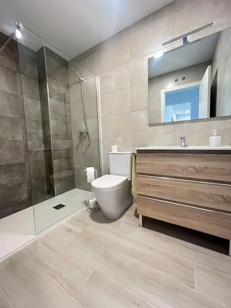 Baño de Piso de alquiler en Cistérniga con Calefacción, Terraza y Piscina comunitaria