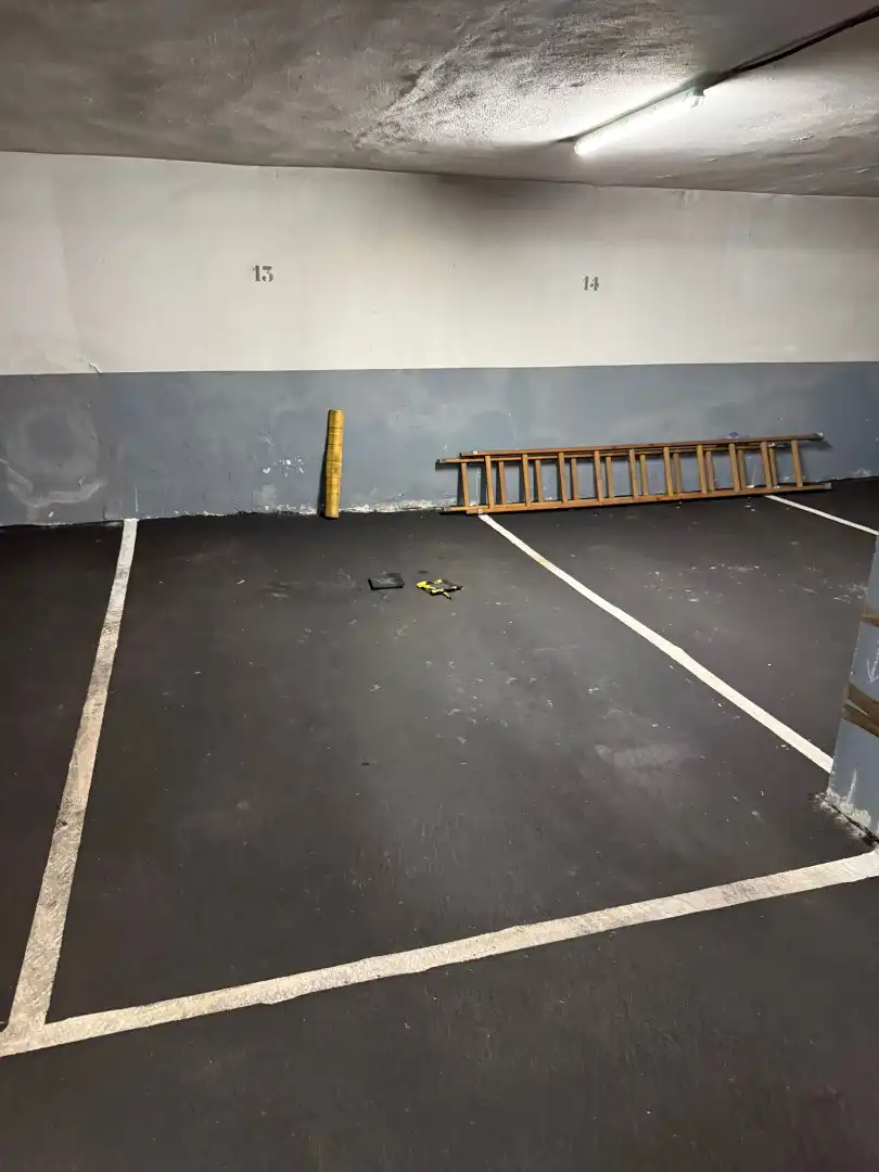 Parking de Piso en venta en Oviedo  con Calefacción