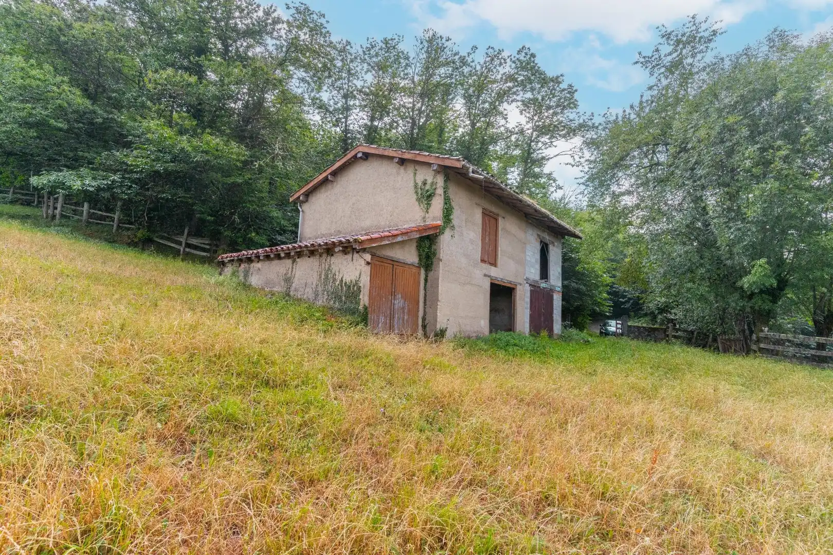 Finca rústica en venta en Sobrescobio con Jardín privado, Terraza y Amueblado