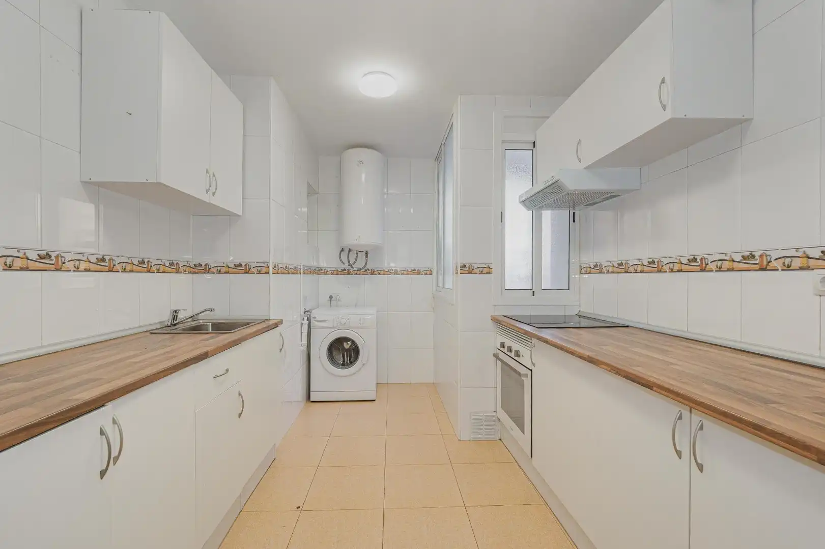 Kitchen of Flat for sale in Sevilla